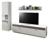 Wandkombination MANCHESTER in Weiß und Holzoptik, bestehend aus einem hohen Schrank, einem TV-Board und einem Wandregal, frontal abgebildet.