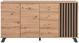 Frontale Ansicht eines modernen Sideboards aus Holz mit zwei Türen, drei Schubladen und einer dekorativen Lamellenstruktur auf der rechten Seite.