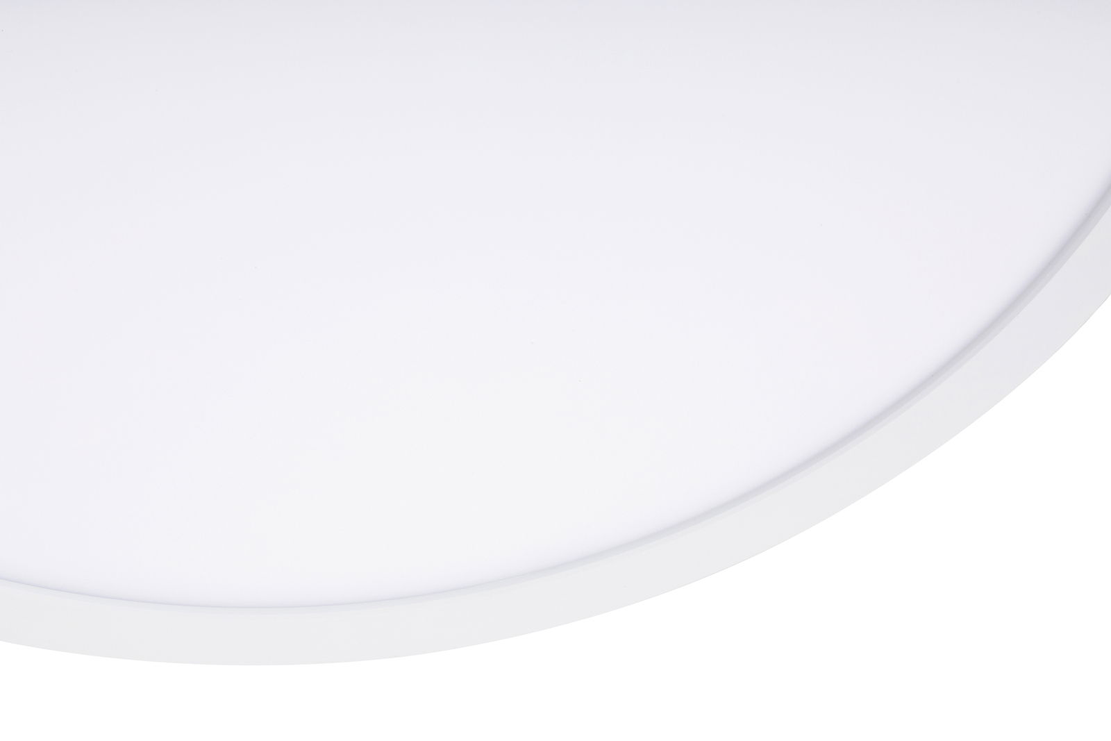 Nahaufnahme einer runden LED-Deckenleuchte aus seitlicher Perspektive