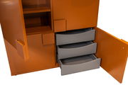 Orangefarbenes Highboard mit offenen Schubladen und Türen, seitliche Perspektive