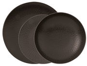 Draufsicht auf ein 12-teiliges Tellerset Onyx in elegantem Schwarz mit strukturierter Oberfläche.