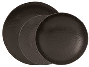 Draufsicht auf ein 12-teiliges Tellerset Onyx in elegantem Schwarz mit strukturierter Oberfläche.