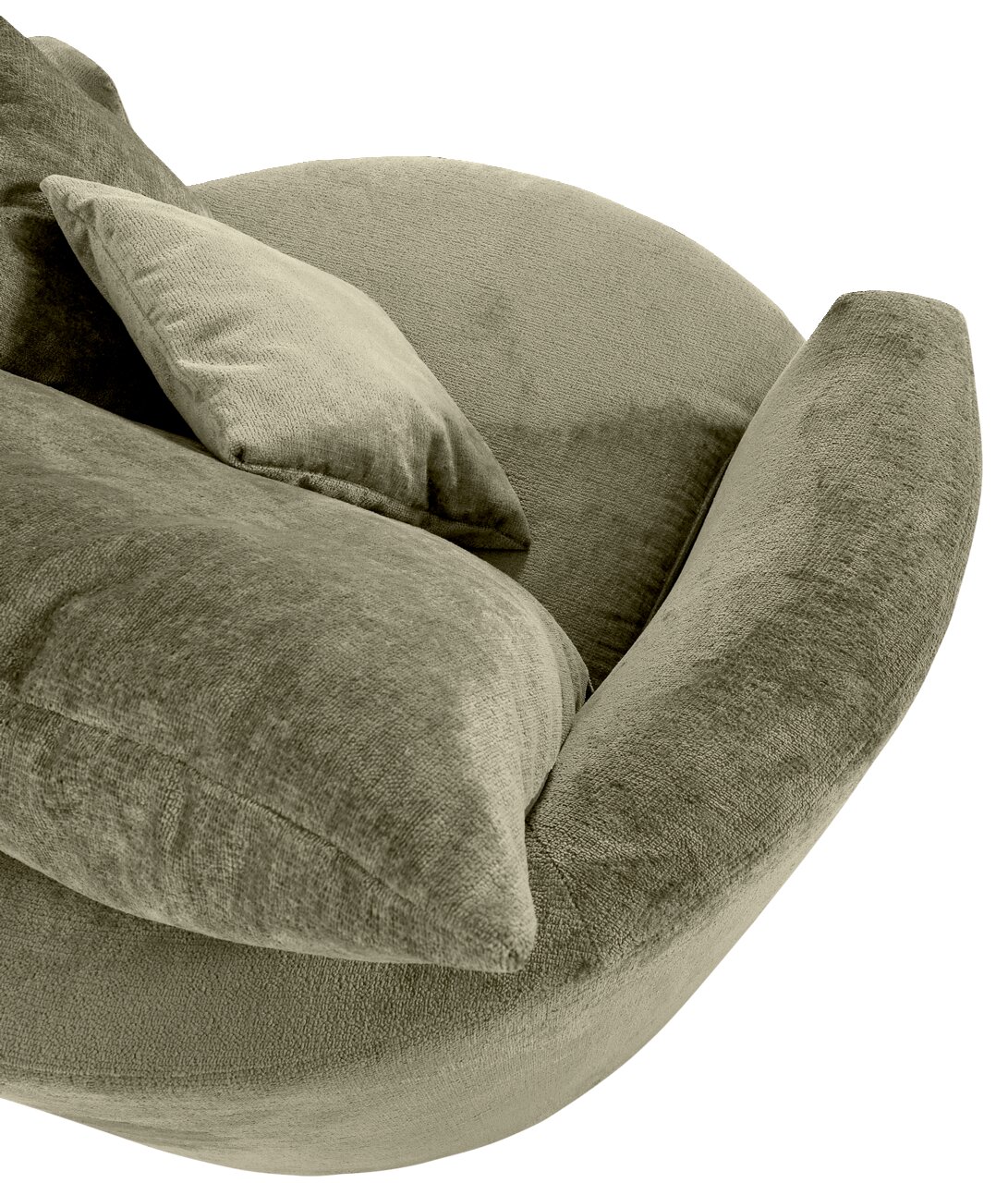 Close-up van een groene fauteuil met een zachte stoffen bekleding en bijpassende kussens, gezien vanaf de zijkant