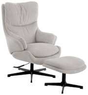 Gepolsterter Relaxsessel in hellem Beige mit hoher Rückenlehne, Armlehnen, passendem Fußhocker und schwarzen Metall-Drehfüßen, schräg von vorne dargestellt