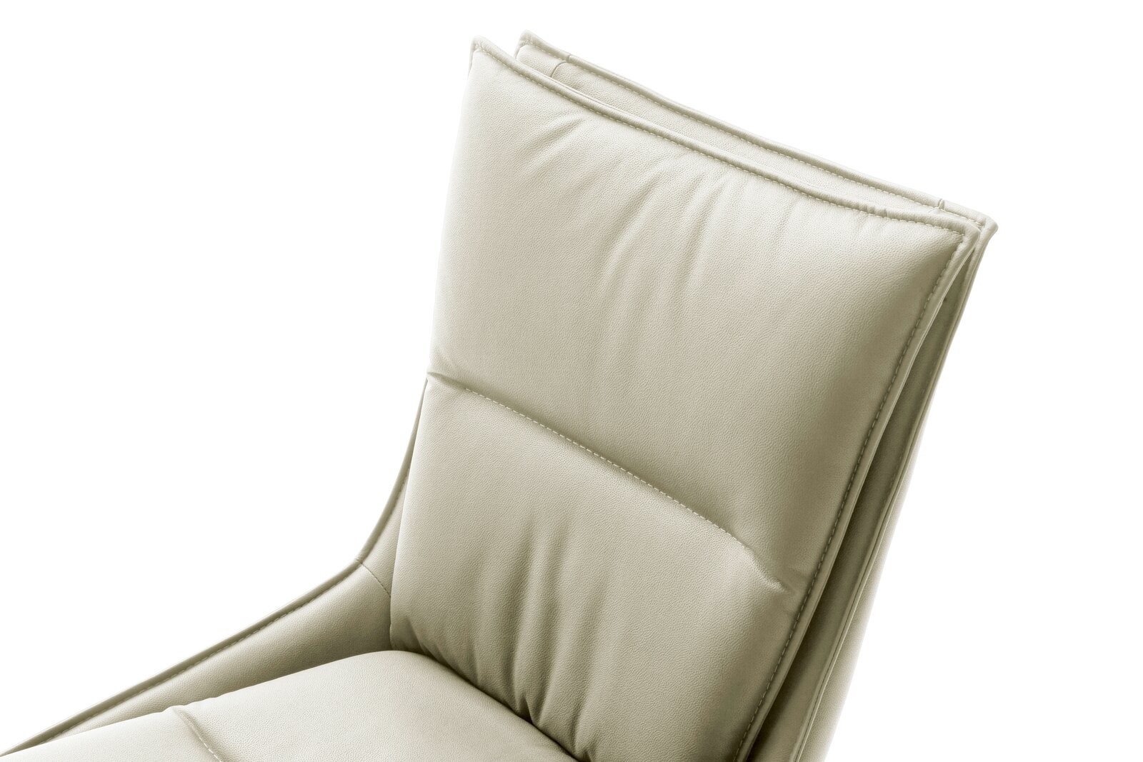 Nahaufnahme der Rückenlehne eines beigen Stuhls mit gepolstertem Design, seitliche Perspektive.