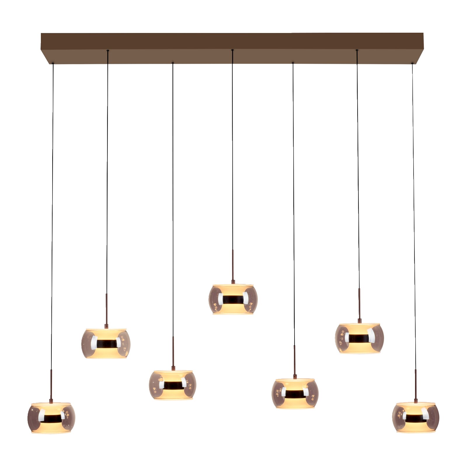 Moderne 6-flammige Pendelleuchte mit rechteckigem Deckenbalken und sechs rauchgrauen Glas-Schirmen, warm leuchtend, freigestellt auf Weiß, Frontansicht leicht von unten