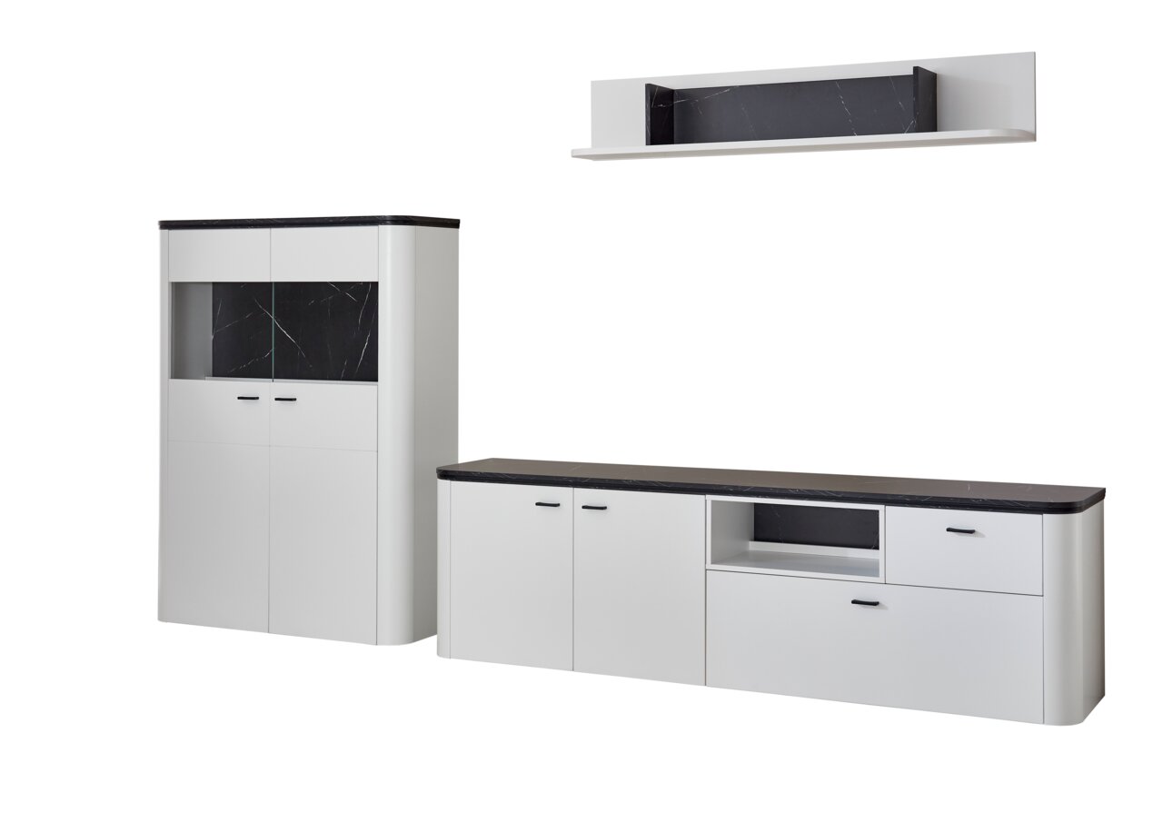 Moderne Wandkombination in Weiß mit schwarzer Marmoroptik, bestehend aus einem hohen Schrank, einem langen Sideboard und einem Wandregal. Perspektive: Frontalansicht.
