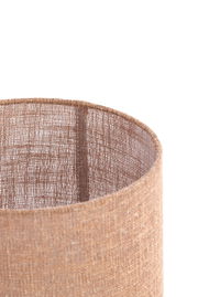 Nahaufnahme eines zylindrischen, braunen Lampenschirms aus grobem Stoff, von oben betrachtet.