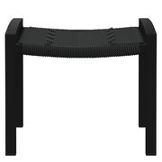 Schwarzer Hocker mit geflochtener Sitzfläche, frontal betrachtet.