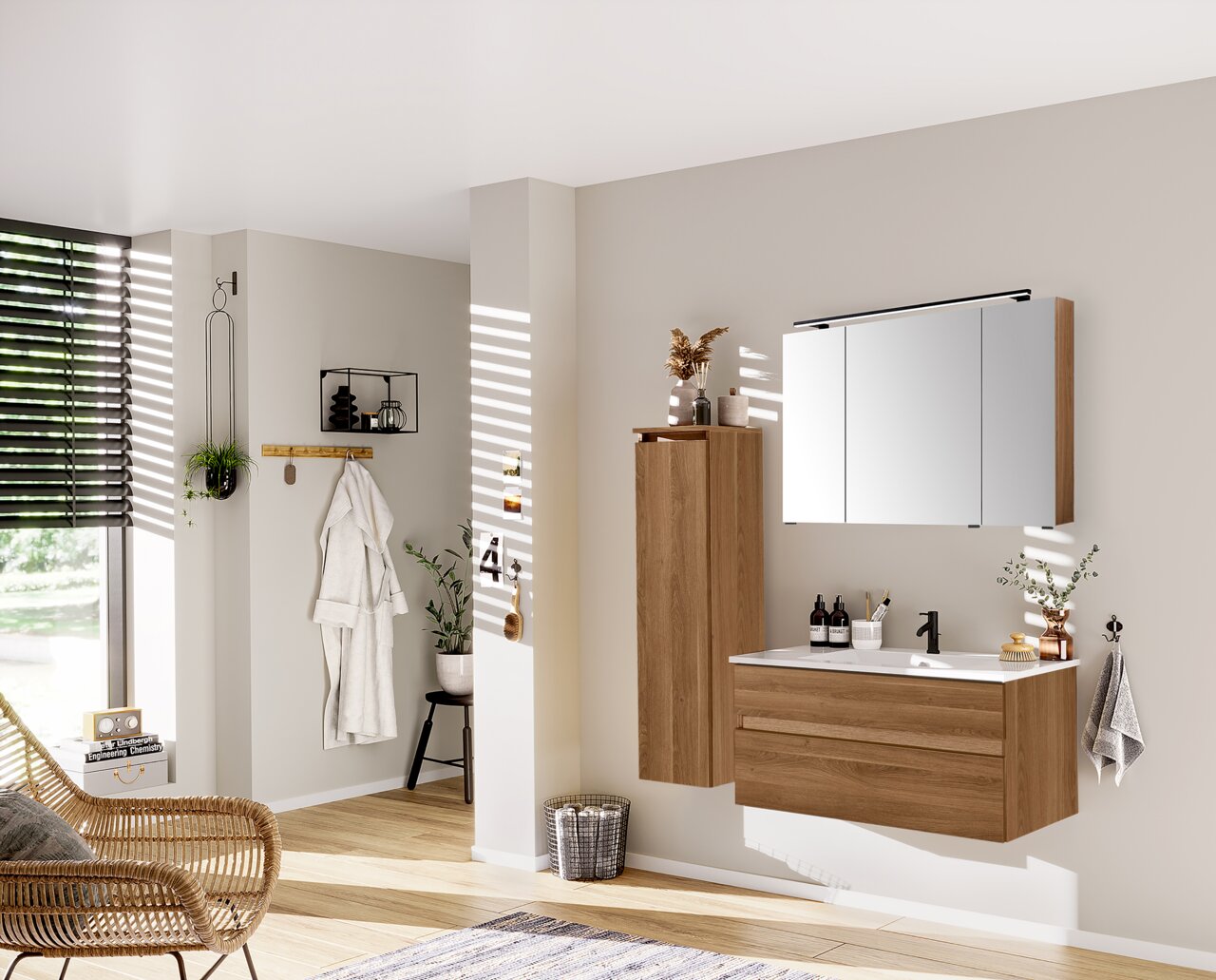 Modern badkamermeubel in houtlook met spiegel en wastafel, zijaanzicht