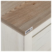 Nahaufnahme einer Konsole mit Holzoptik, seitliche Perspektive