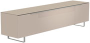 Beiges XL TV-Lowboard mit modernen Metallfüßen, seitliche Perspektive