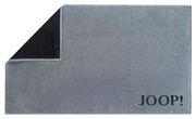 Graue Badematte mit umgeschlagener Ecke und schwarzem 'JOOP!' Schriftzug, Draufsicht
