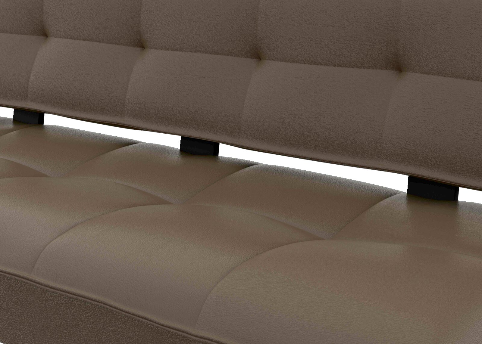 Moderano Bank MARS Close-up van een beige, gewatteerde leren bank met doorgestikte zitting en rugleuning, gefotografeerd vanuit een schuine zijaanzicht-perspectief.