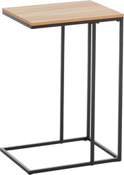 Schmaler Beistelltisch in C-Form mit heller Holzplatte und schwarzem Metallgestell, freigestellt auf weißem Hintergrund, in leicht schräger Frontansicht von oben