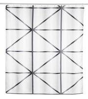 Duschvorhang mit geometrischem Muster in Schwarz-Weiß, frontal aufgenommen