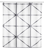 Duschvorhang mit geometrischem Muster in Schwarz-Weiß, frontal aufgenommen