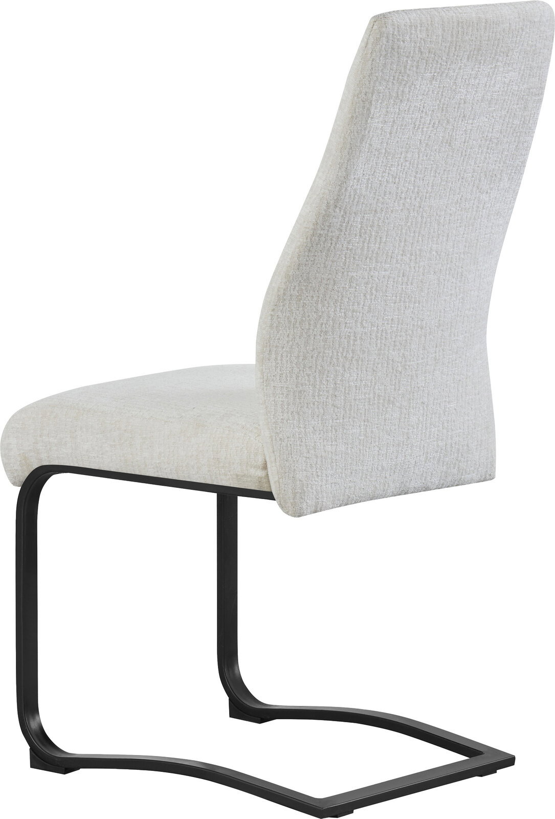 Beiger Polster-Schwingstuhl mit hoher Rückenlehne und schwarzem Metall-Kufengestell, schräg von der Seite (3/4-Ansicht) freigestellt auf weißem Hintergrund