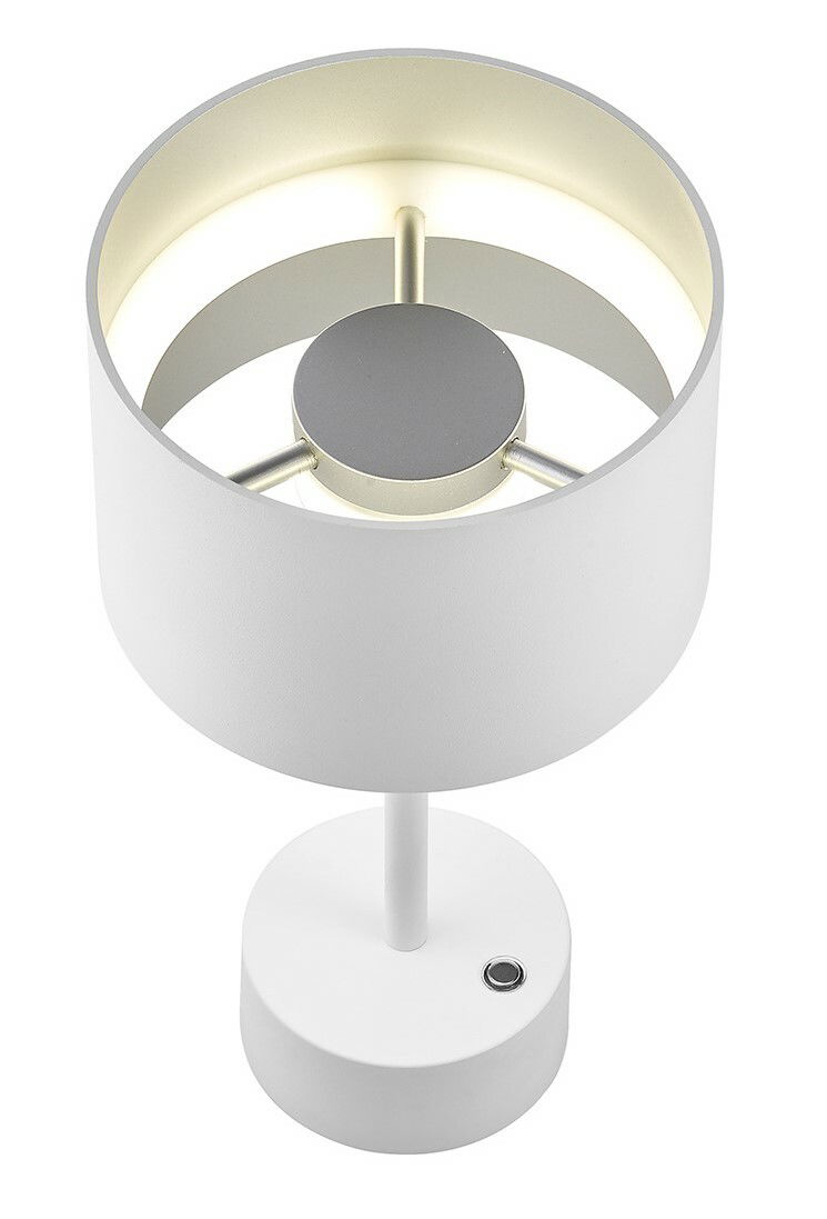 Moderne weiße Akku-Tischleuchte LOOP von oben betrachtet, mit rundem Lampenschirm und zentralem Bedienelement.