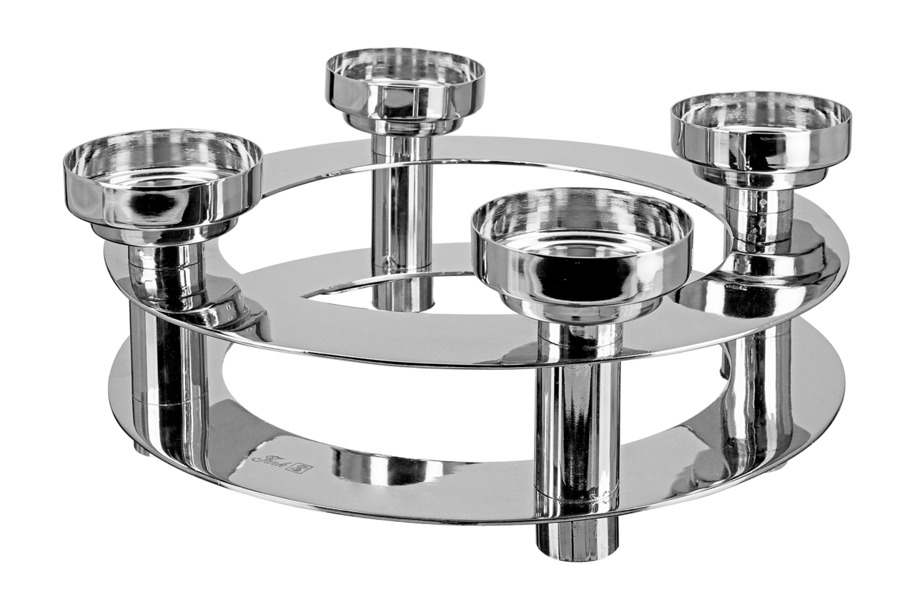 Moderner, silberner 4-flammiger Leuchter aus Metall, seitliche Perspektive