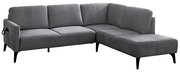 Graues L-förmiges Ecksofa mit Recamiere rechts, Stoffbezug und schwarzen Füßen, freigestellt auf weißem Hintergrund, Ansicht schräg von vorne