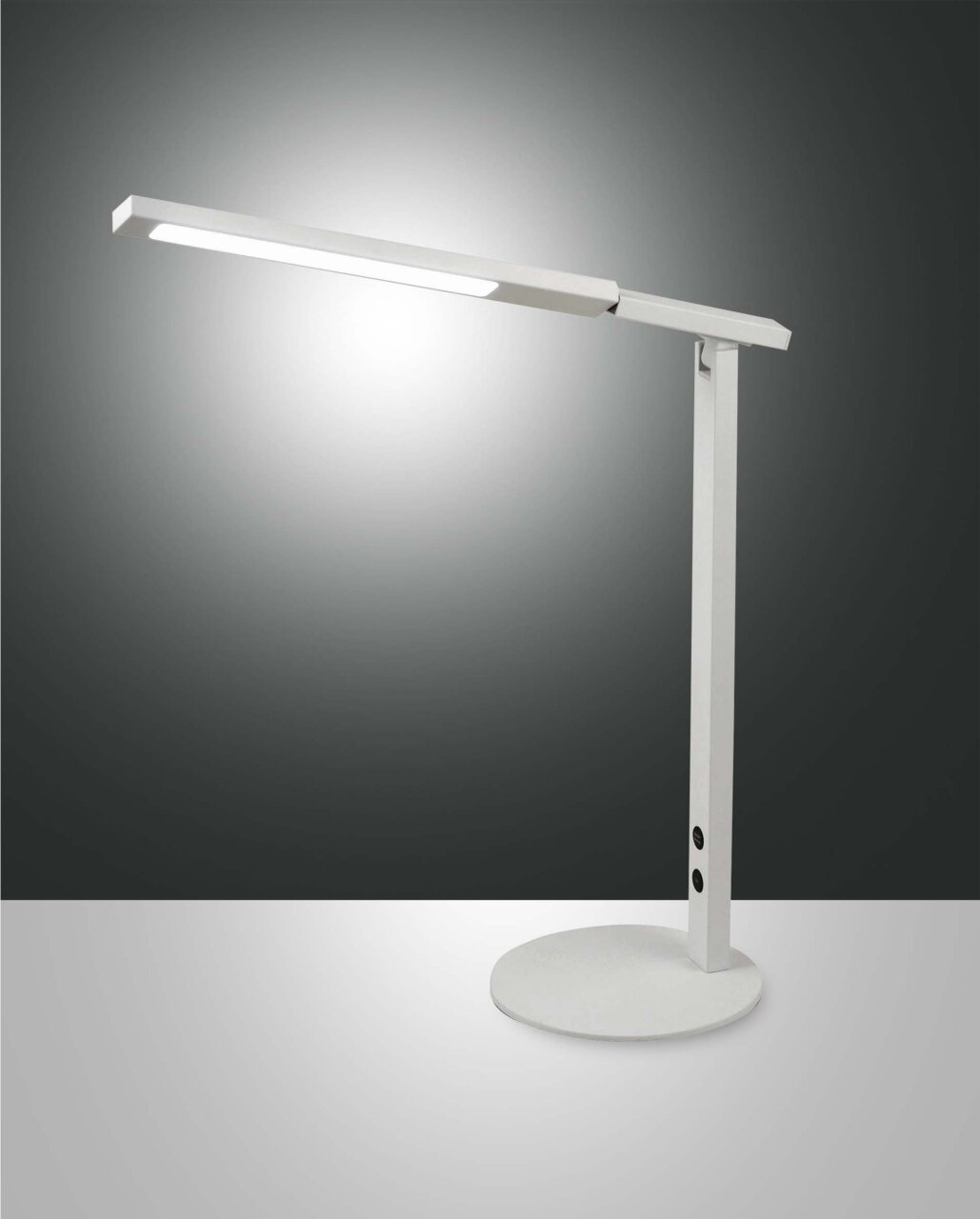 Moderne weiße Tischleuchte mit schlankem Design, seitliche Perspektive