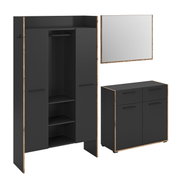 Schwarzes Garderoben-Set mit Kleiderschrank (geöffnete Türen, innen Kleiderstange und Einlegeböden), passendem Spiegel und Kommode mit Schubladen, Holzoptik-Kanten; Ansicht schräg von vorn.