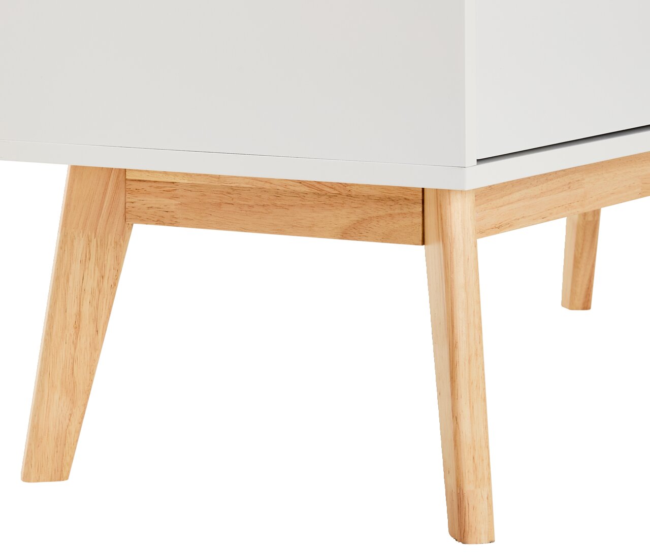 Nahaufnahme eines weißen Highboards mit hellen Holzbeinen, seitliche Perspektive