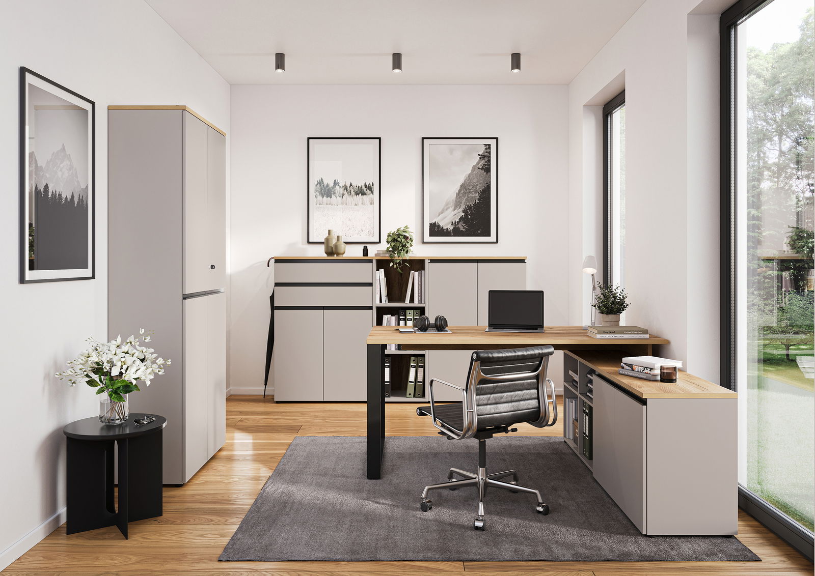 Modernes Büro mit Winkelschreibtisch, Rollcontainer und Aktenschränken in einer hellen, stilvollen Umgebung. Perspektive von vorne.