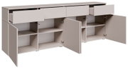 Helles Sideboard/Kommode mit drei Schubladen und drei geöffneten Türen, innen mit Regalböden und Fächern, gezeigt in schräger Vorderansicht.