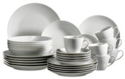 Weißes Porzellan-Geschirrset mit Tellern, Schalen, Untertassen und Tassen, frontal in leichter Schrägansicht auf weißem Hintergrund