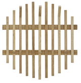 Garderobenpaneel aus Holz mit vertikalen und horizontalen Streben, frontale Ansicht
