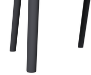 Nahaufnahme der Beine eines schwarzen Stapelsessels aus Metall, von unten betrachtet.