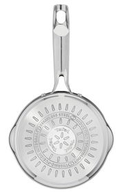 Ansicht von oben auf einen Edelstahl-Topf mit Griff, geeignet für Induktionsherde.