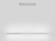 Moderne LED-Pendelleuchte in minimalistischem Design, frontal betrachtet.