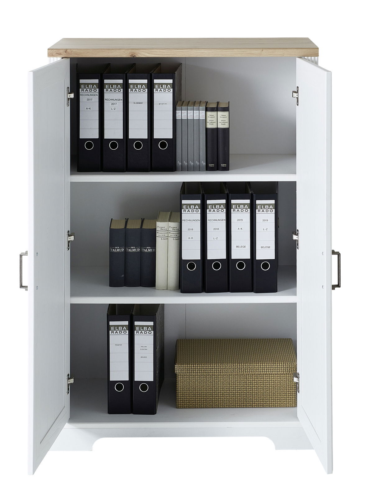 Offener Aktenschrank der Serie JUDITH mit zwei Regalböden, gefüllt mit Ordnern und Büchern, aus der Frontperspektive.