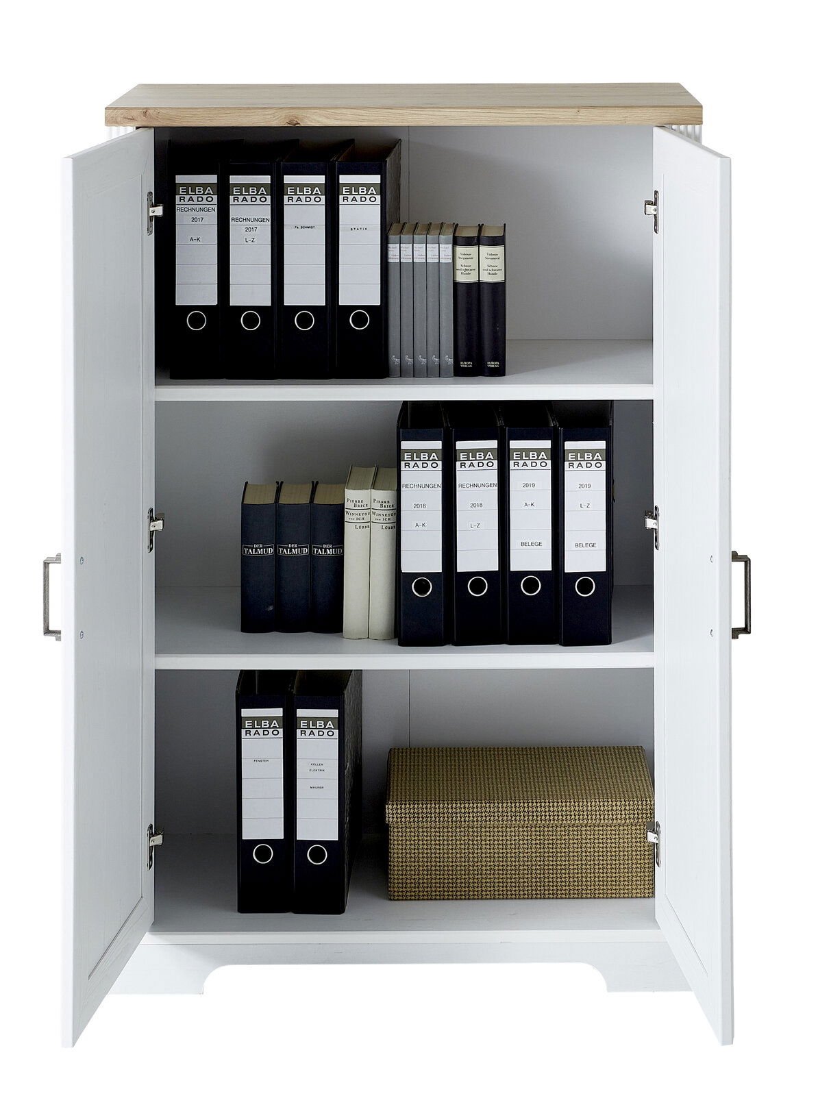 Offener Aktenschrank der Serie JUDITH mit zwei Regalböden, gefüllt mit Ordnern und Büchern, aus der Frontperspektive.