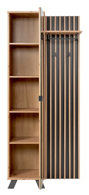 Garderobe aus Holz mit offenen Regalfächern und Haken, Frontansicht