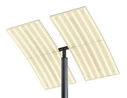 Moderne Stehleuchte ANDY mit zwei rechteckigen LED-Panels, Ansicht von unten.