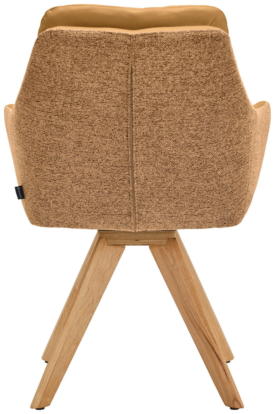 Rückansicht eines Armlehnstuhls mit beigem Stoffbezug und Holzbeinen.