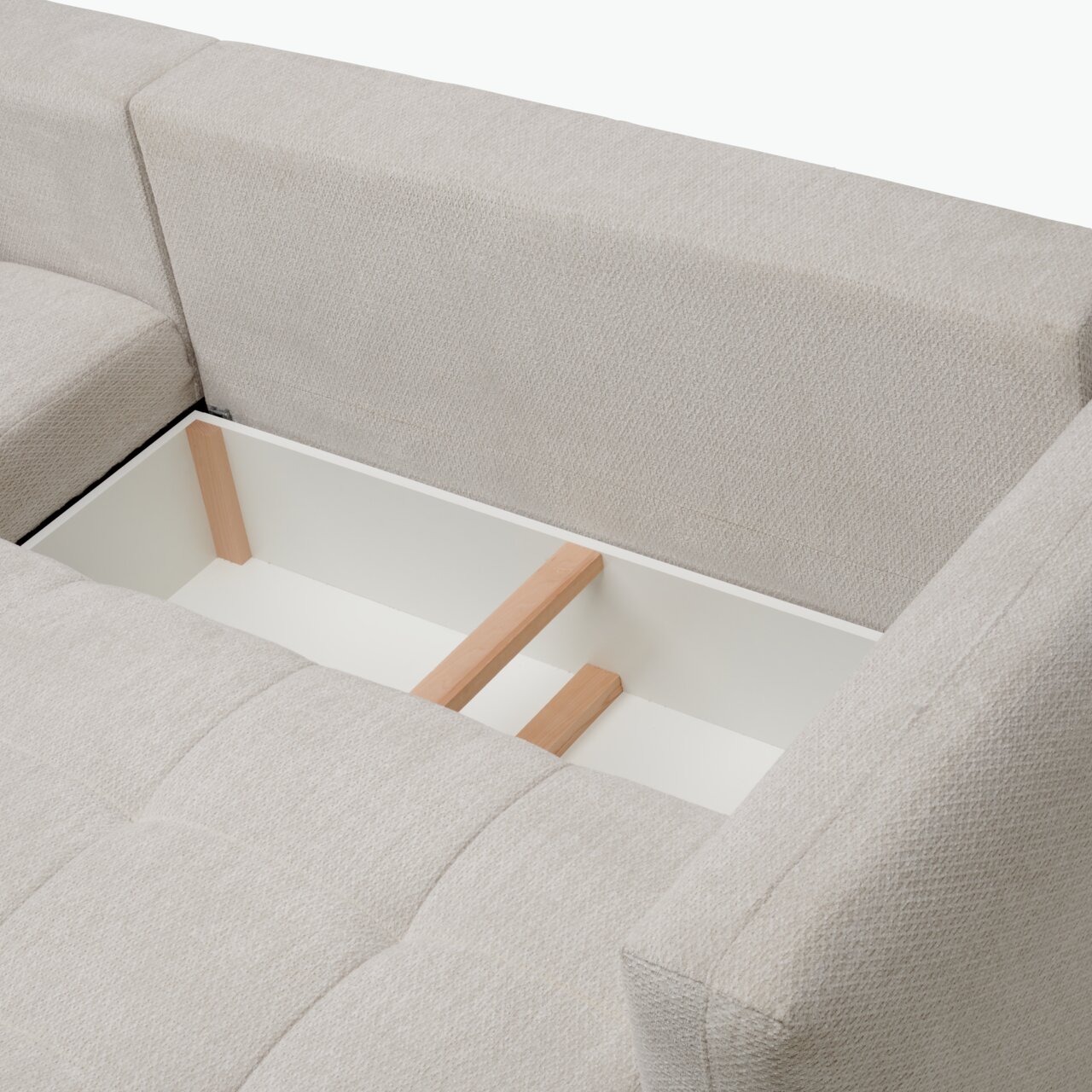 Ecksofa London von Hom'in mit geöffneter Stauraumfunktion, Perspektive von oben.