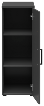 Schwarzer Mehrzweckschrank mit geöffneter Tür, zwei Einlegeböden, Frontalansicht