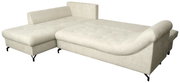 Beige Ecksofa mit Ottomane links, Ansicht von schräg vorne.