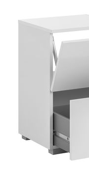 Moderner weißer Waschbeckenunterschrank mit geöffneter Schublade, seitliche Perspektive