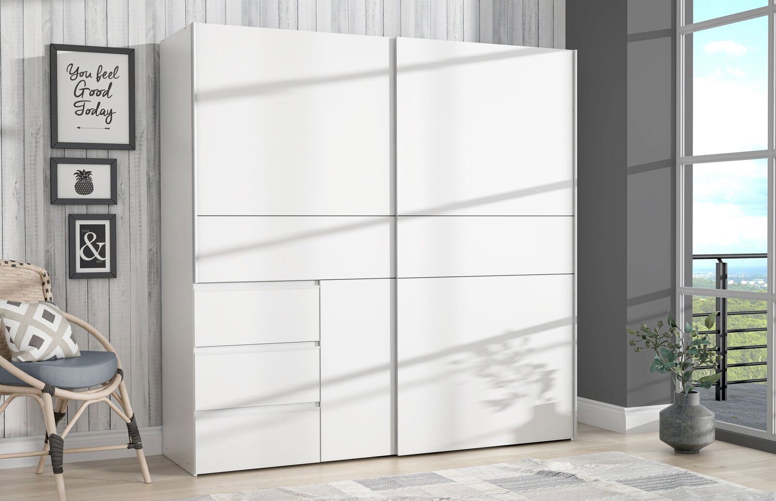 Moderner weißer Schwebetürenschrank in einem hellen Raum mit Blick auf die rechte Seite.