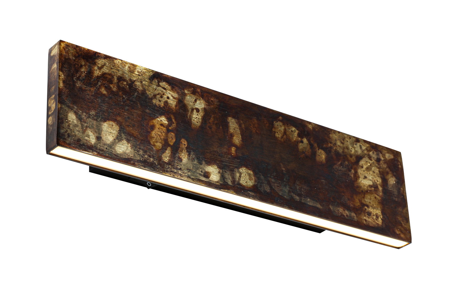 LED-Wandleuchte mit rustikalem, gemustertem Design in schräger Perspektive