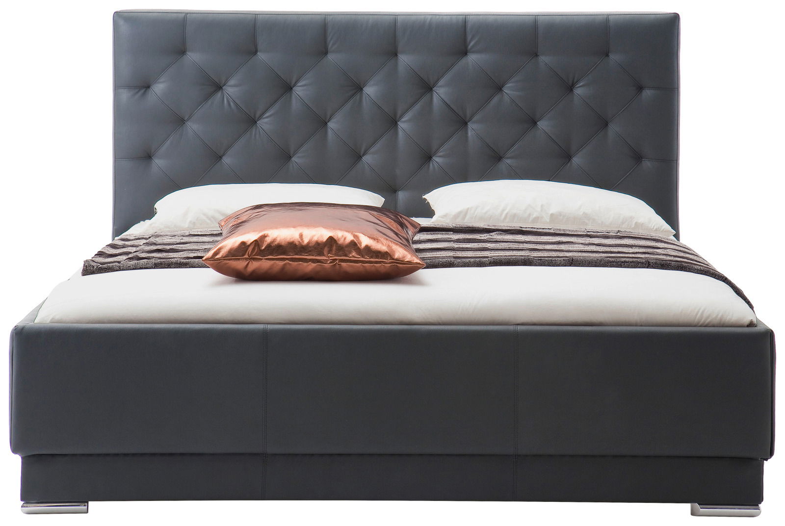 Frontale Ansicht eines eleganten Polsterbetts in Dunkelgrau mit gestepptem Kopfteil und dekorativen Kissen.