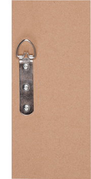 Rückansicht eines Spiegels mit einer Metallaufhängung.