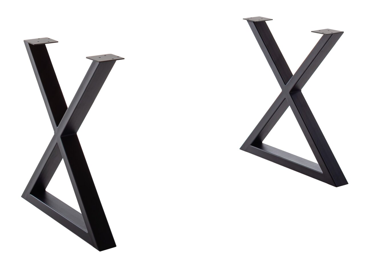 Zwei schwarze, X-förmige Tischbeine aus Metall, perspektivisch von der Seite fotografiert.