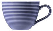 Seitliche Ansicht einer blauen Kaffeetasse mit horizontalen Streifen und Henkel.
